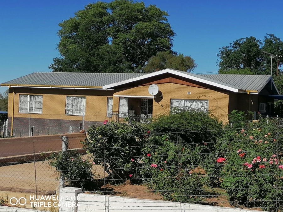 5 Bedroom Property for Sale in Olyfvenhoudtsdrift Northern Cape